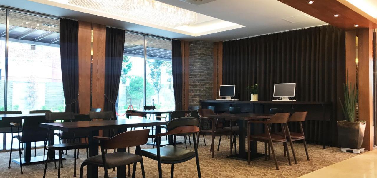 Royal Square Hotel