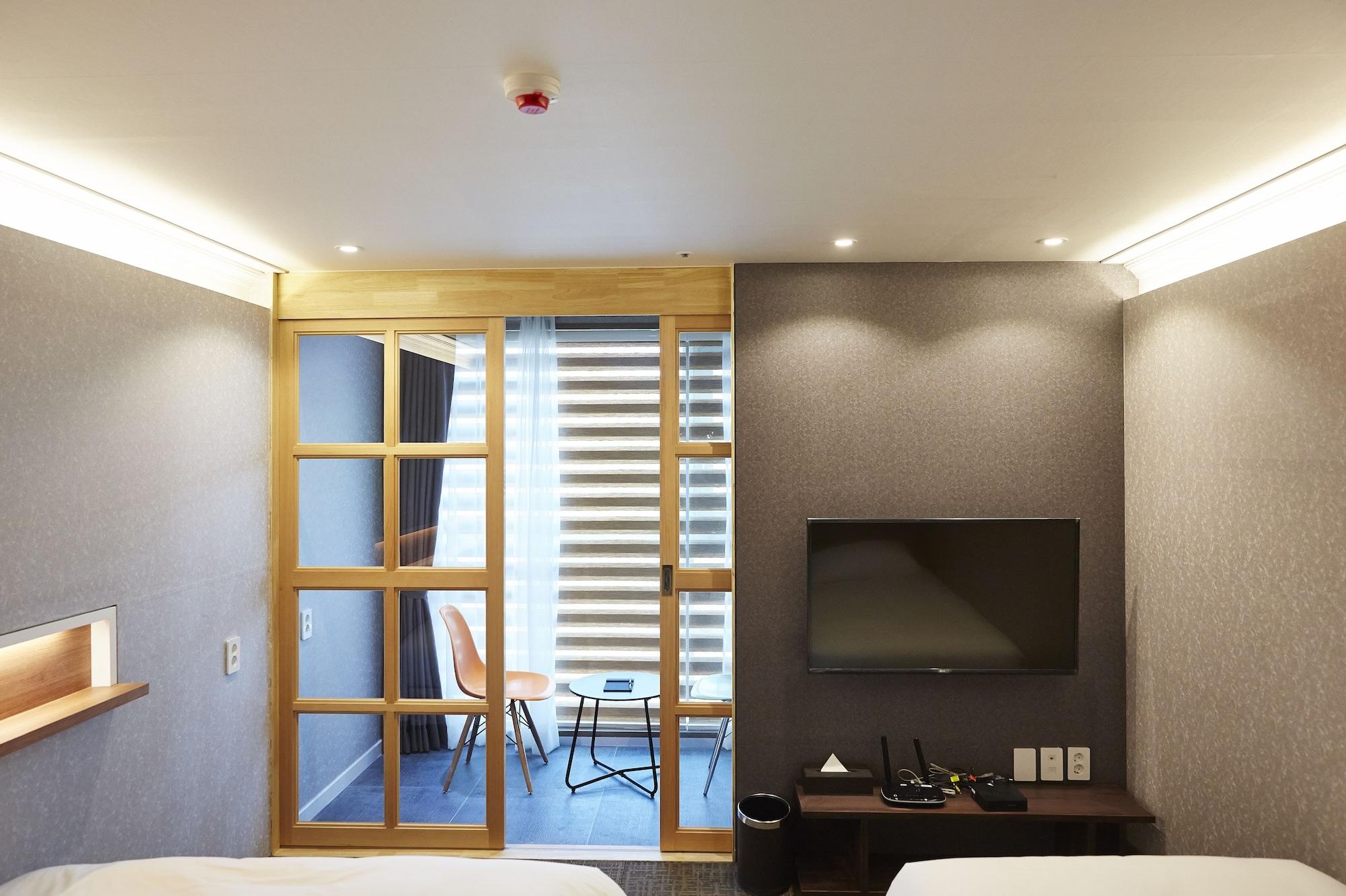 Royal Square 3*