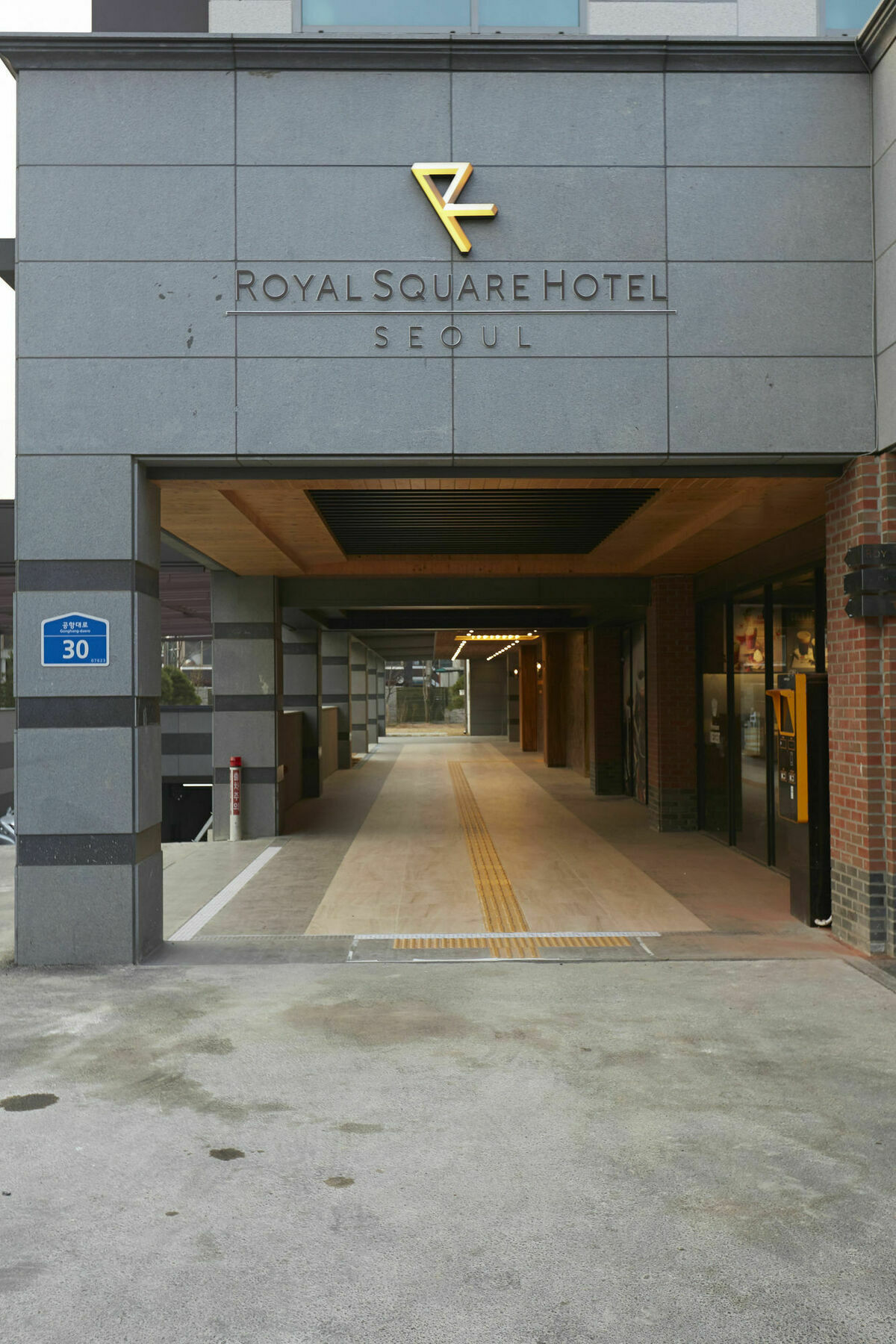 Royal Square Hotel
